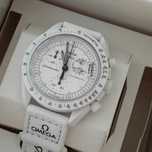 Omega x Swatch Snoopy SO33W700 - Limitowana Edycja