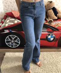Жіночі круті джинси