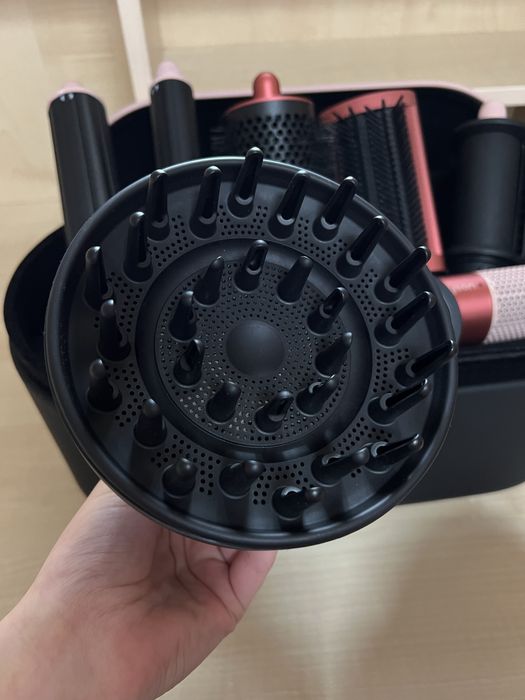 Dyson стайлер новий