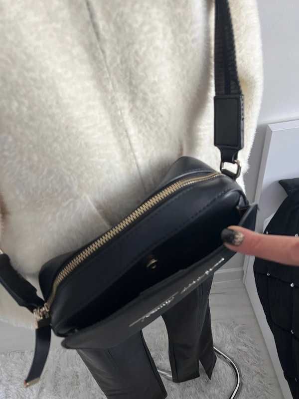 Tommy Hilfiger torebka listonoszka mała czarna