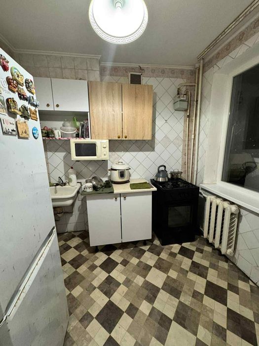 Продам 2-х.кім.на Шептицького(центр міста)