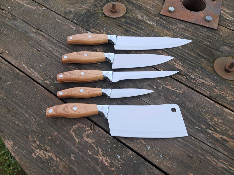 Набір кухонних ножів Якісні ножі з топориком у комплекті