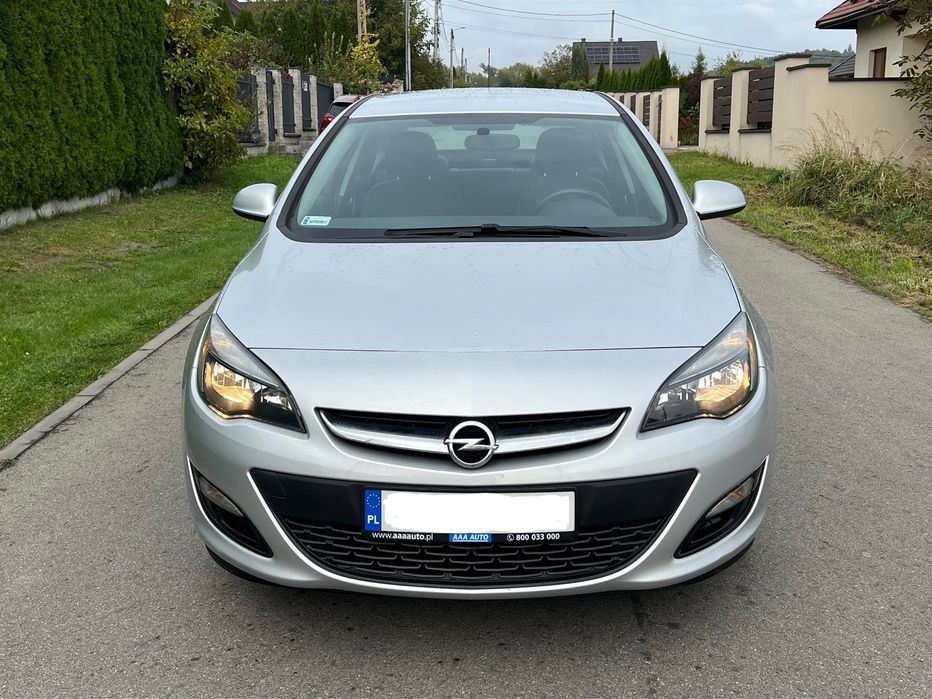 Opel Astra 1.4Turbo Sedan*2016r*KLIMA*elektyka*139 000km przebiegu*