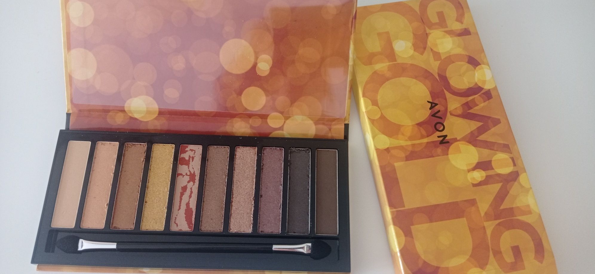 Paleta cieni Glowing Gold