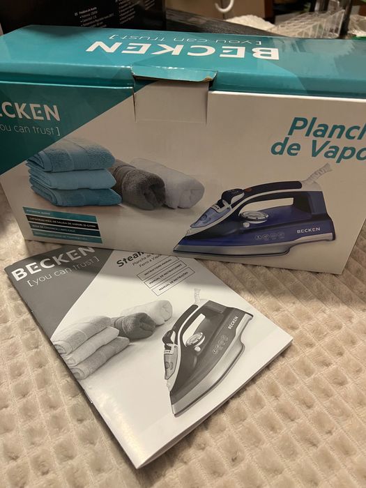Ferro de passar roupa NOVO nunca usado, na caixa!
