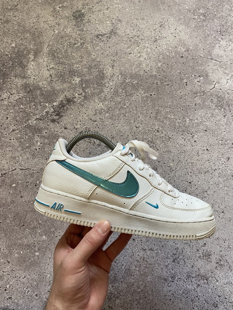 Оригінальні кросівки Nike Air Force 1