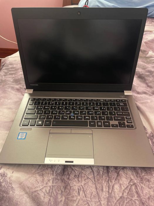 Лёгкий и быстрый ноутбук для учёбы и работы.