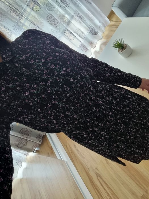 Sukienka w kwiatki z kołnierzykiem na długi rękaw r. S/M