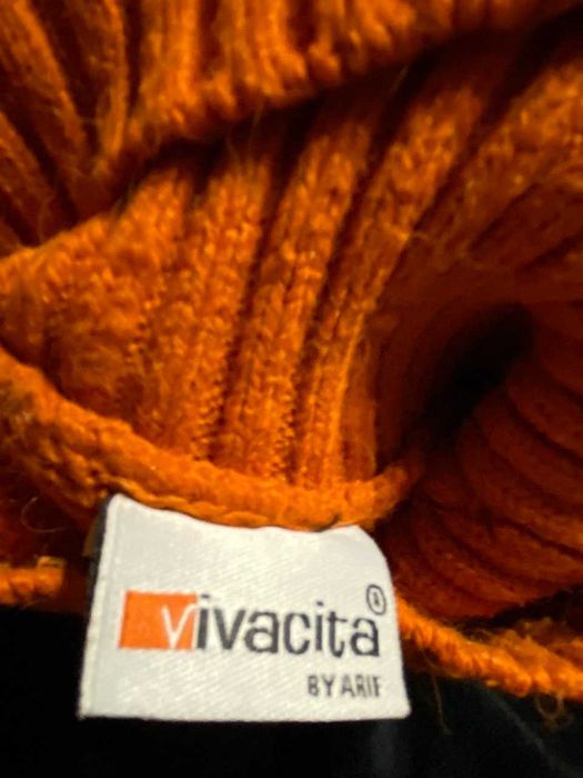 Теплый свитер фактурной вязки VIVACITA оранжево салатовый