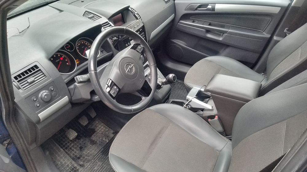 Продам авто Опель Зафіра, 2009 року