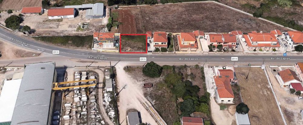 Terreno com projeto aprovado a 600m da Estação da Pedra Furada