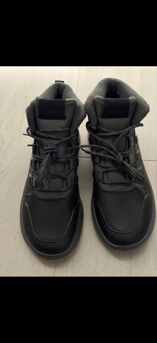 Продам кроссовки Adidas