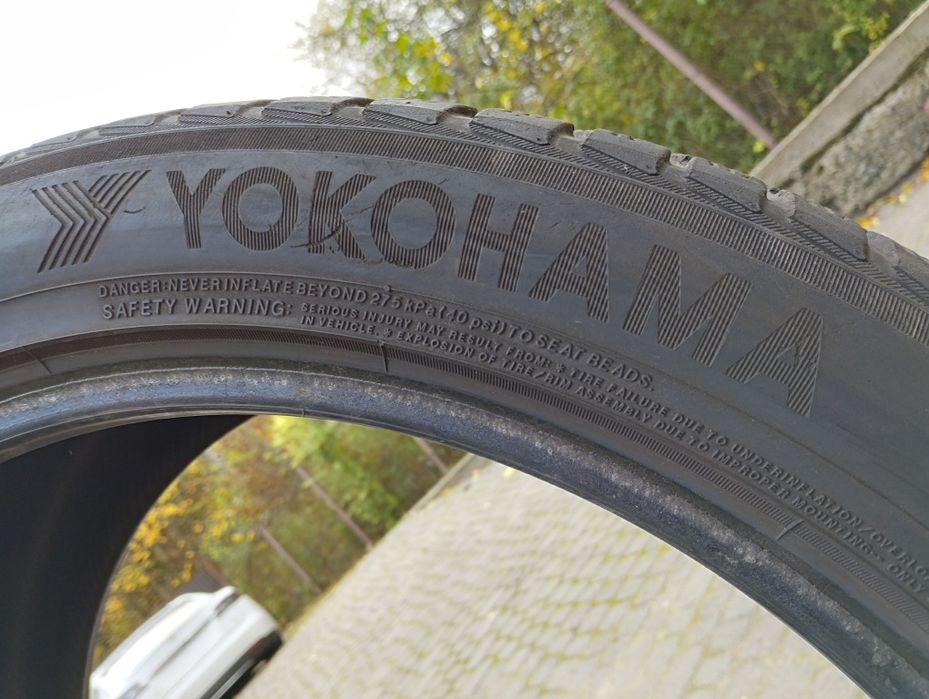 Шини на BMW X5 Yokohama Blue Earth r20  275/40  Зимові 6-7 мм