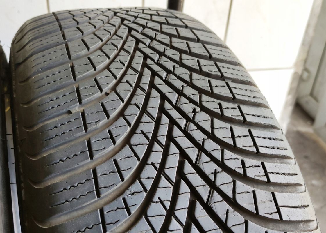 2x 205/55r16 Dębica Navigator 3/2022r 6,34mm C/C/71dB