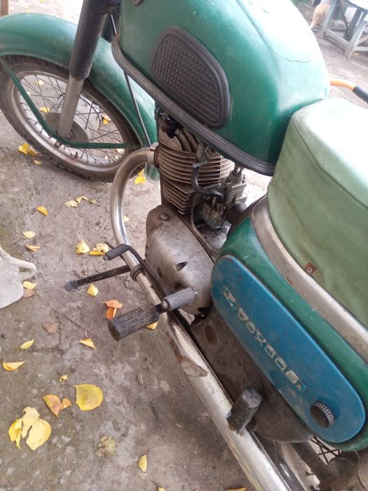 Продам мотоцикл Восход 2м по запчастинах