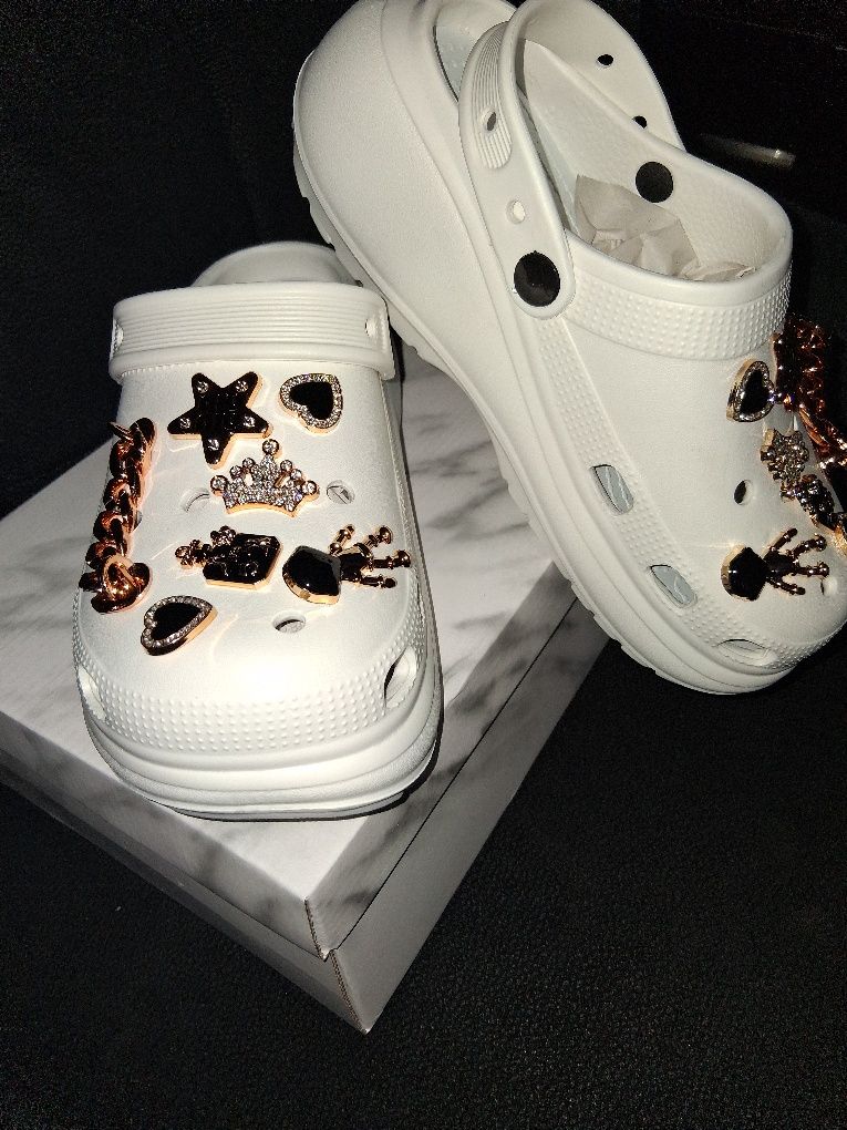 Buty crocsy rozmiar 40/41 pasują na 39/40