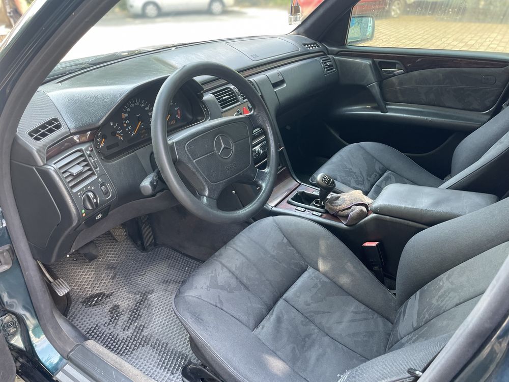 Продам мерседес в 210 2.2 дизель