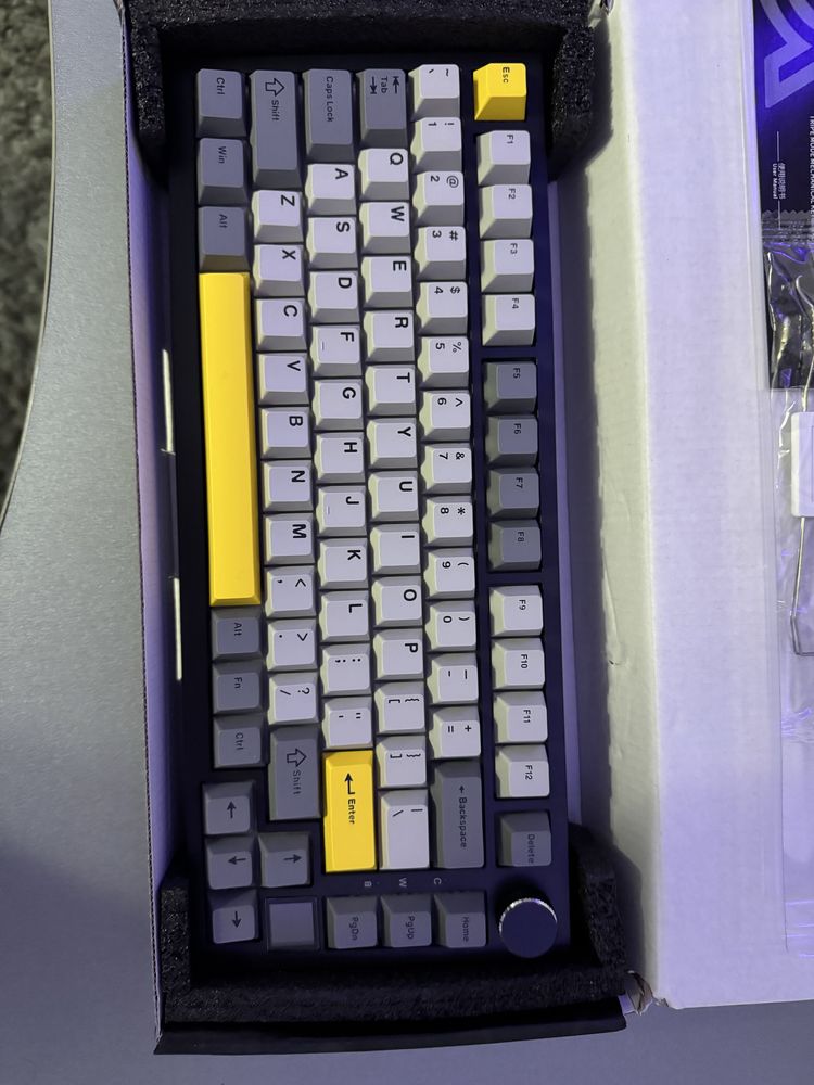 Нова бездротова механічна клавіатура Ajazz AK820 pro