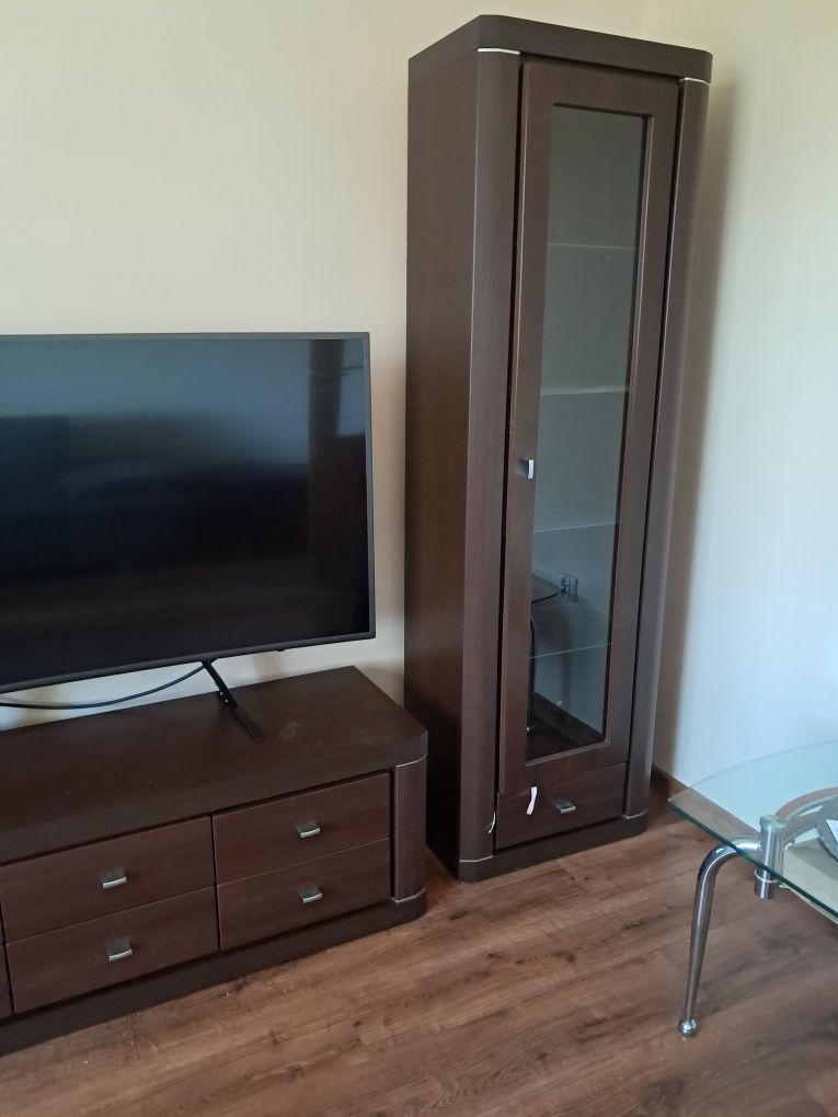 Meble do salonu z ladą wolnostojącąą