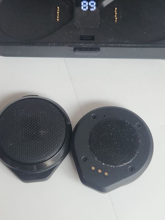 Bezprzewodowy zestw sluchakowy do kasku