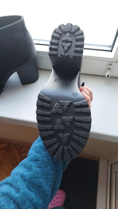 Чорні батільони DIVIDED