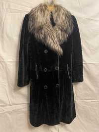 Продам женскую натуральную дубленку(пальто)