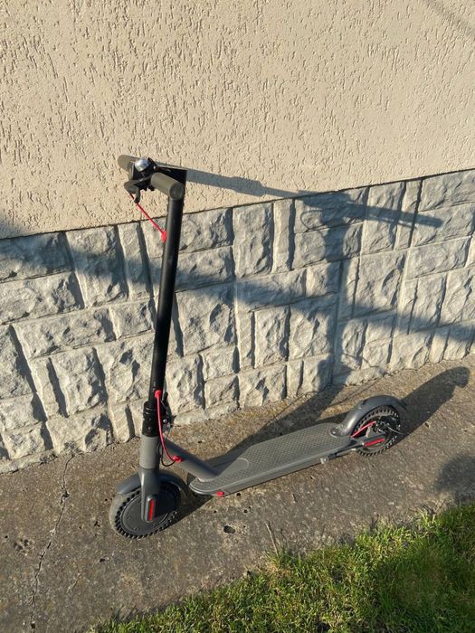 Продам самокат м365