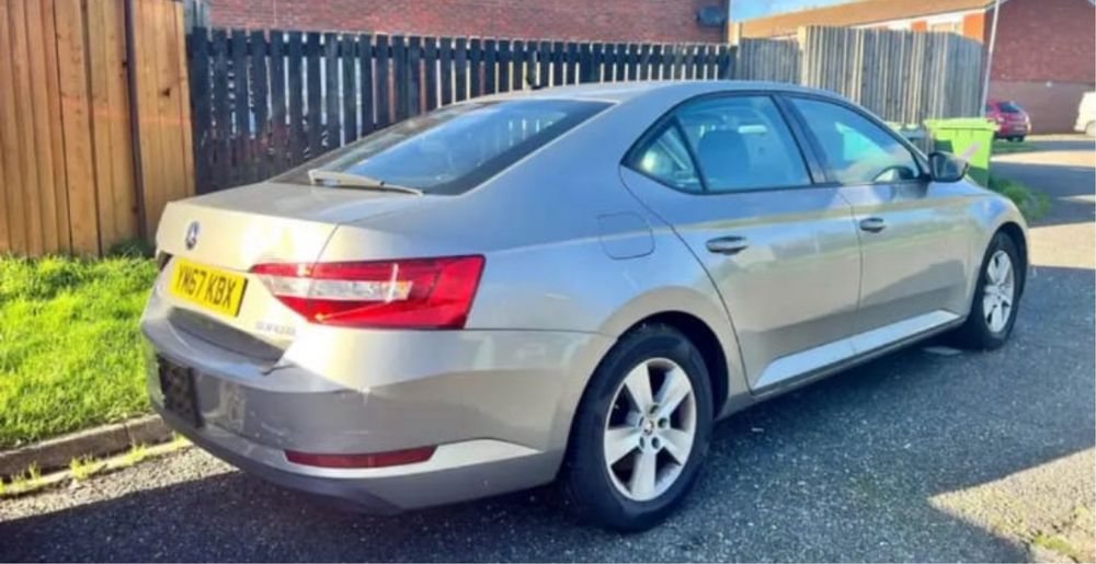 Двері, дверь дверка Skoda Superb 3V 1.6 DCX RSP колір LF8H