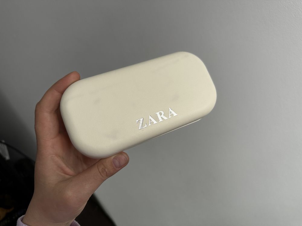 markowe etui na okulary ZARA