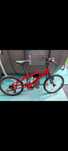 Bicicleta.   B.                      J