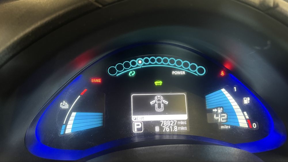 Продам Nissan leaf