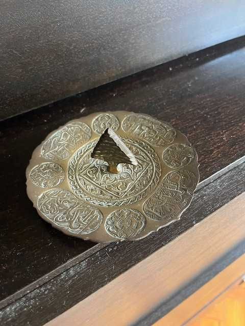 Peça decorativa em metal