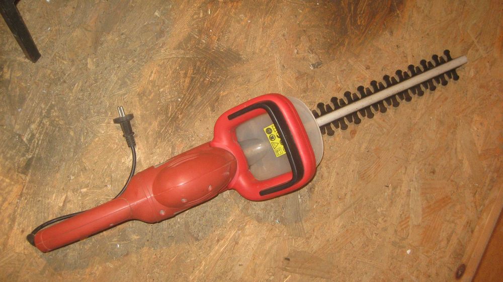 nożyce elektryczne do żywopłotu