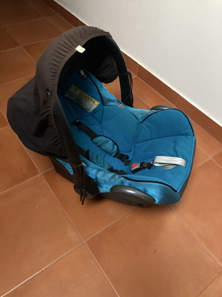 Carrinho de bebé Quinny Buzz c/cadeira e ovo