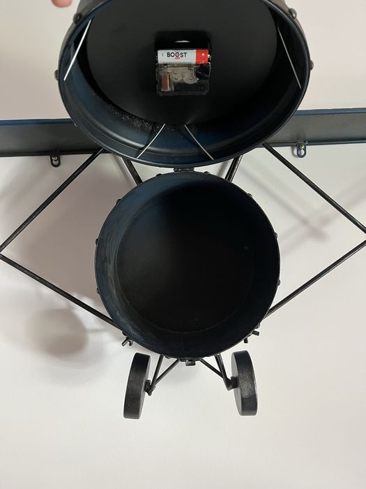 Avião de parede decorativo