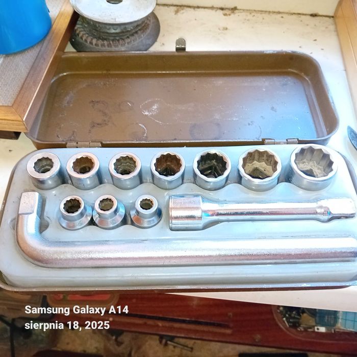 Sprzedam zestaw kluczy nasadowych