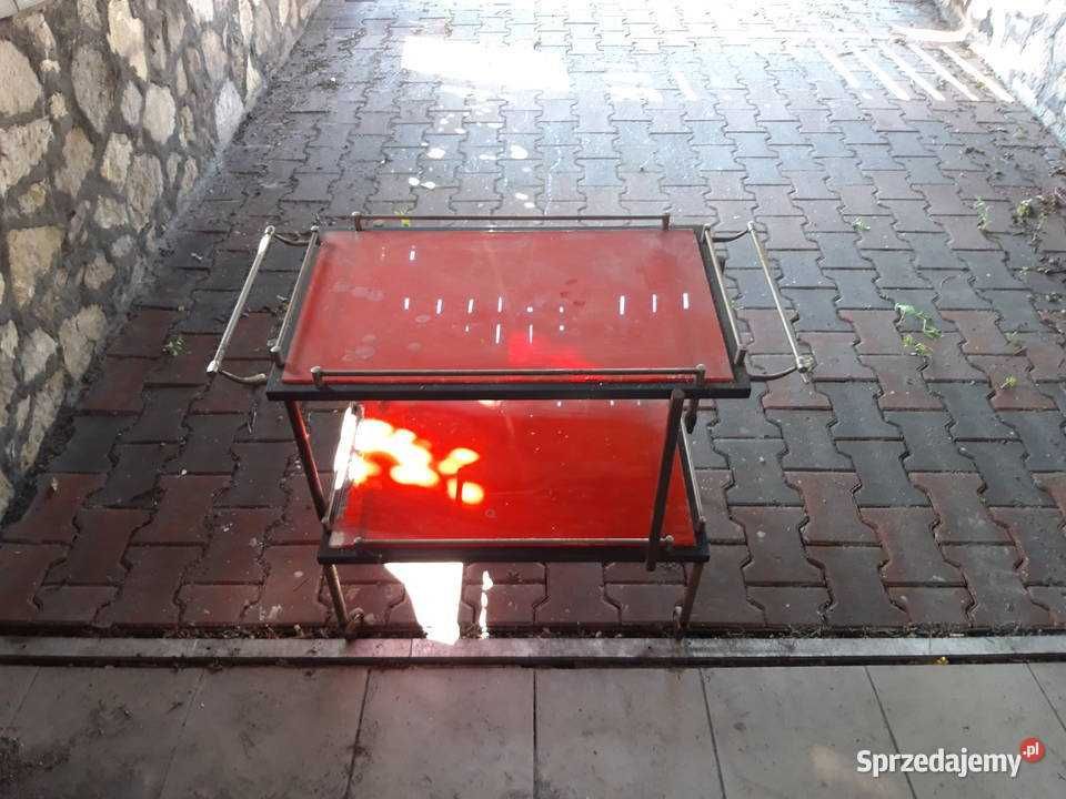 Starodawny barek na kółkach
