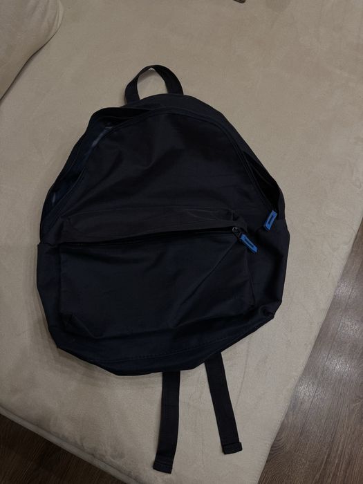 Рюкзак темно-синего цвета