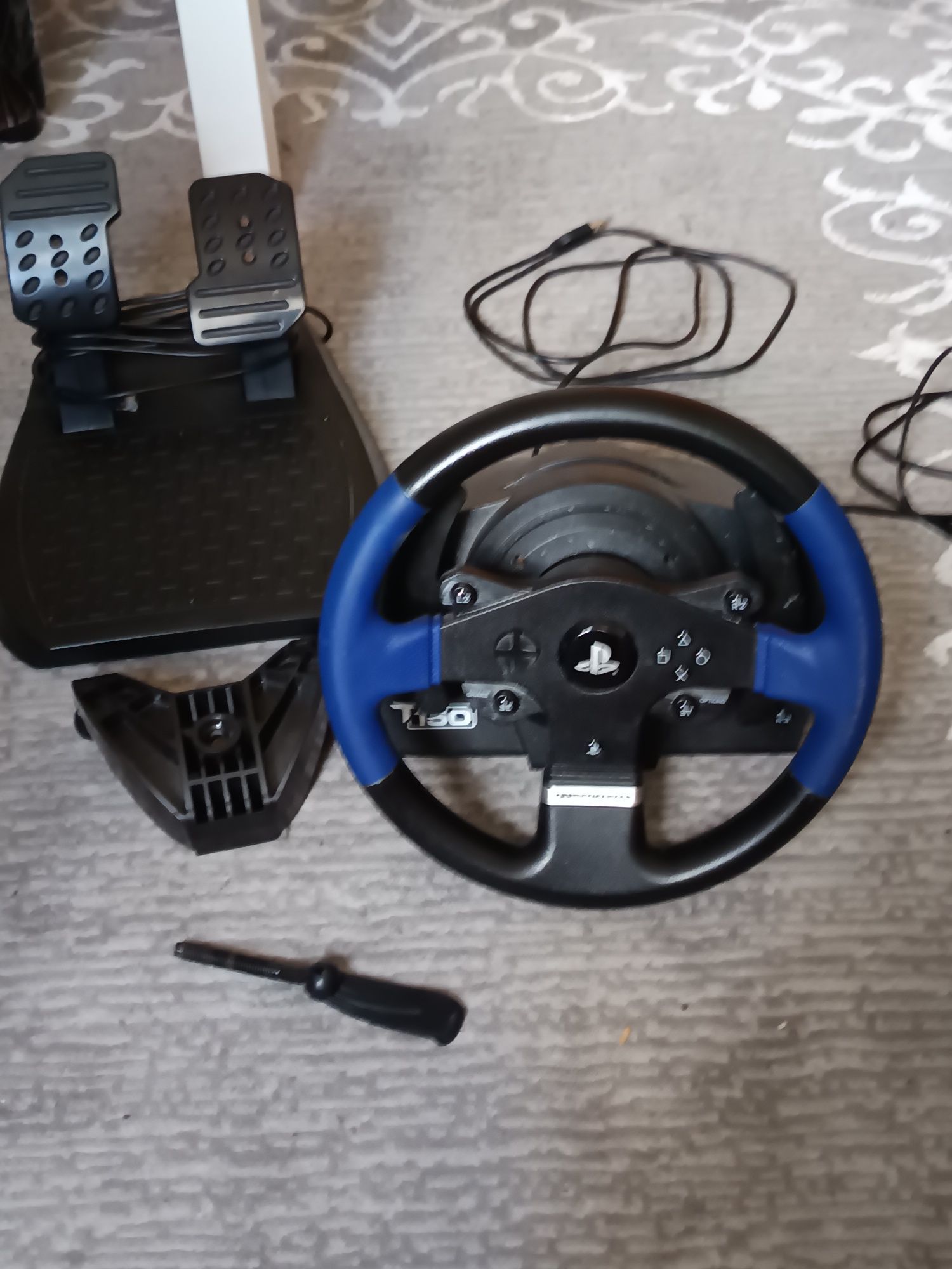 Kierownica thrustmaster t150