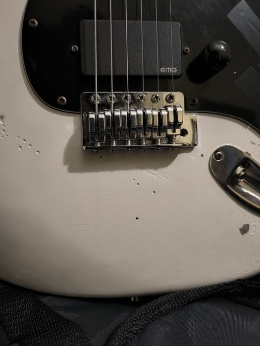 Guitarra ST c/ captação ativa EMG