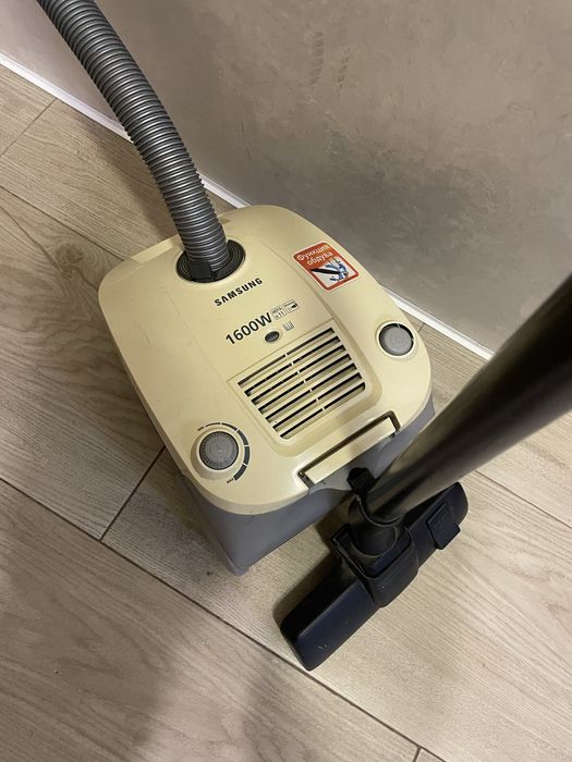 Пилосос Samsung VCC4141V3N пилесос порохотяг робочий