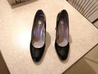 Sprzedam eleganckie buty damskie