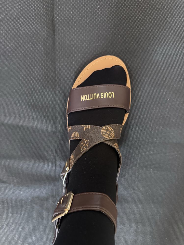 Босоніжки louis vuitton