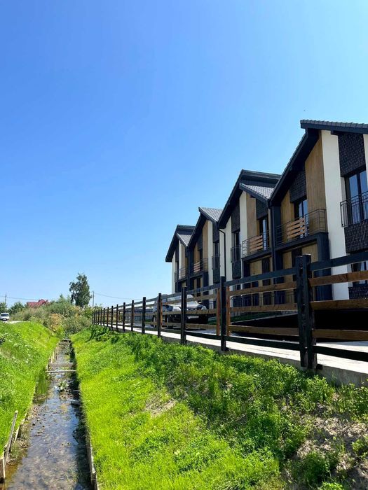 Продається величезний Таунхаус біля Калинової Слободи - площею 167м2