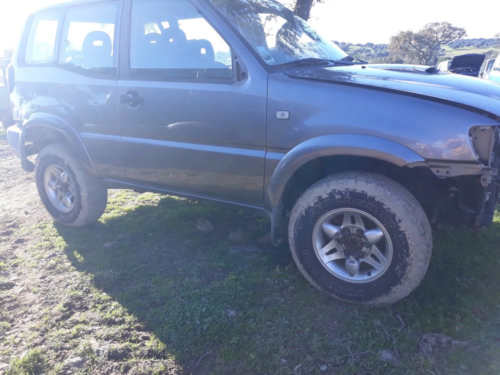 Nissan Terrano II para peças todos os modelos