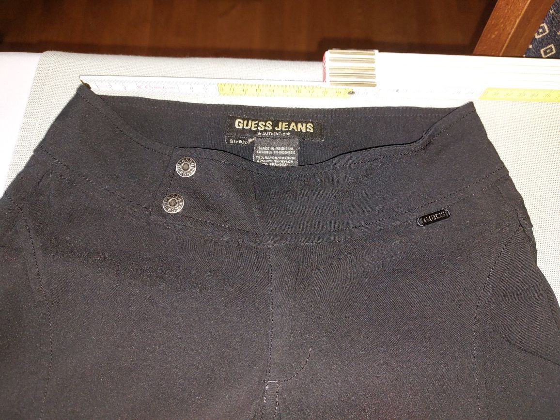 Spodnie czarne Guess roz 26