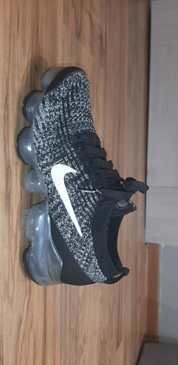 Buty Nike Air Vapormax Flyknit 3 Black/White-Metallic Silver rozm.37.5