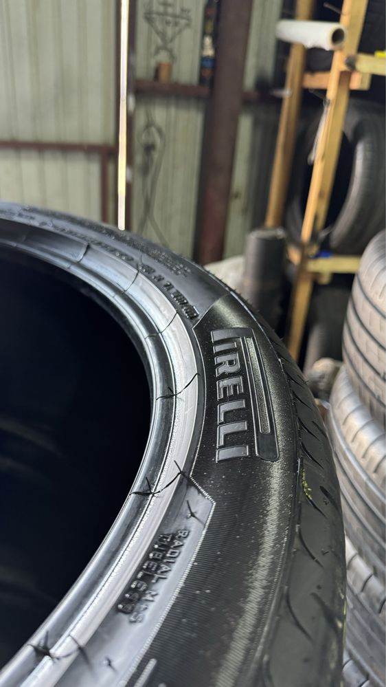 R22 305/35 Pirelli Scorpion Zero