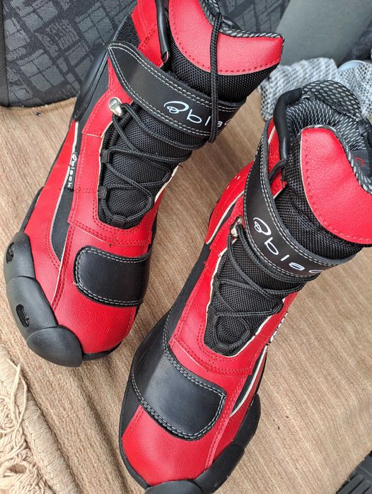 Мотоботи   продам  нові