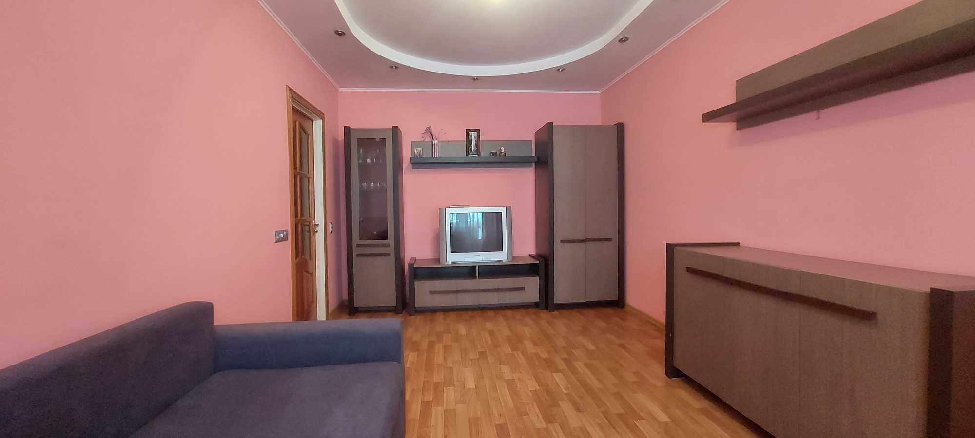 Продається двокімнатна квартира у Боярці з індивідуалкою. 53000$